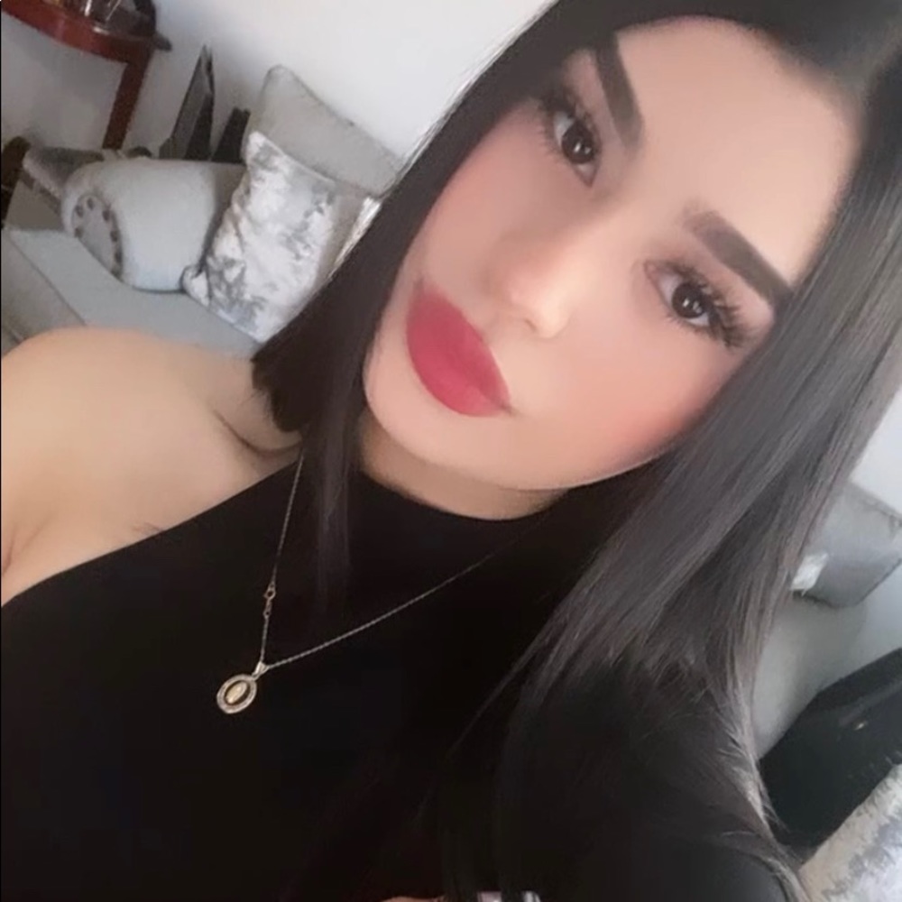 Meet your Posher, Nathaly